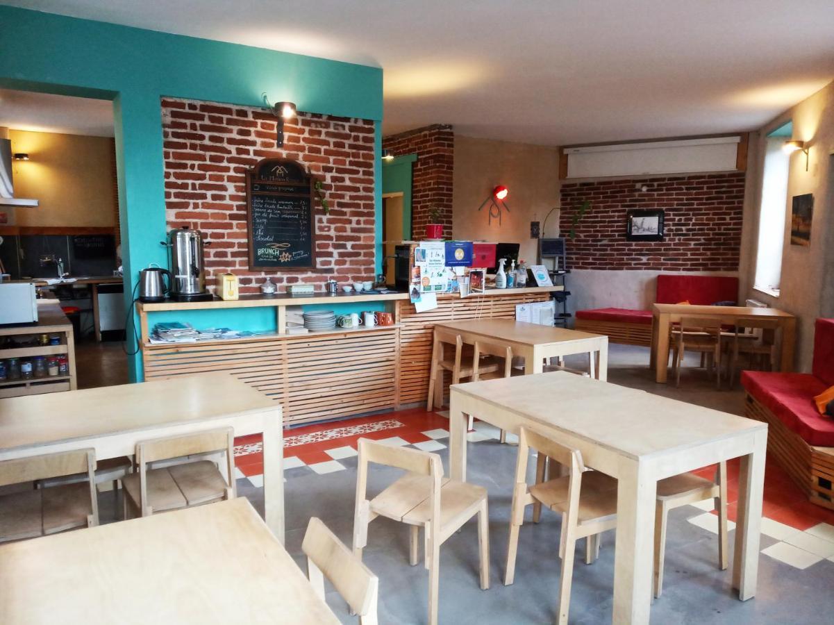 La Maison Rouge - Backpacker Hostel Сент Етиен Екстериор снимка